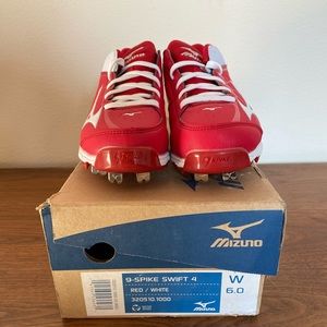 Mizuno 9 Spike Women’s size 6 Metal Cleats